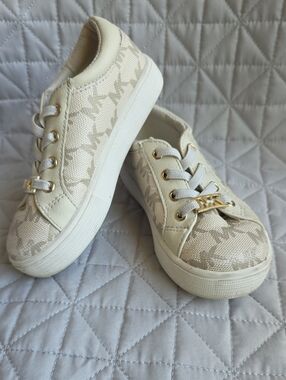 MICHAEL Michael Kors Cream Logo-Print Kids Sneakers with Gold Accents